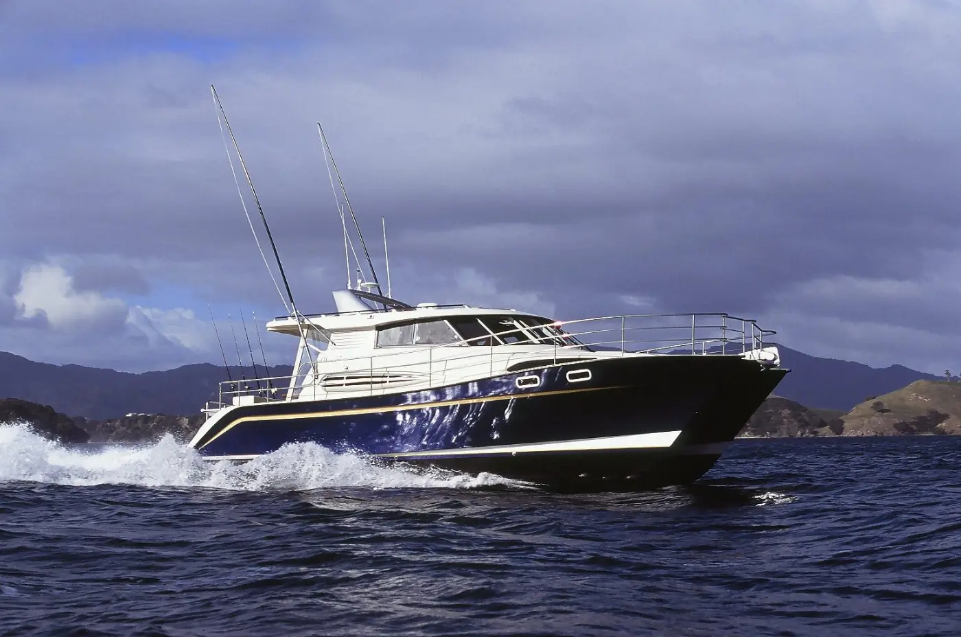 10.7m Power Catamaran Aquavette