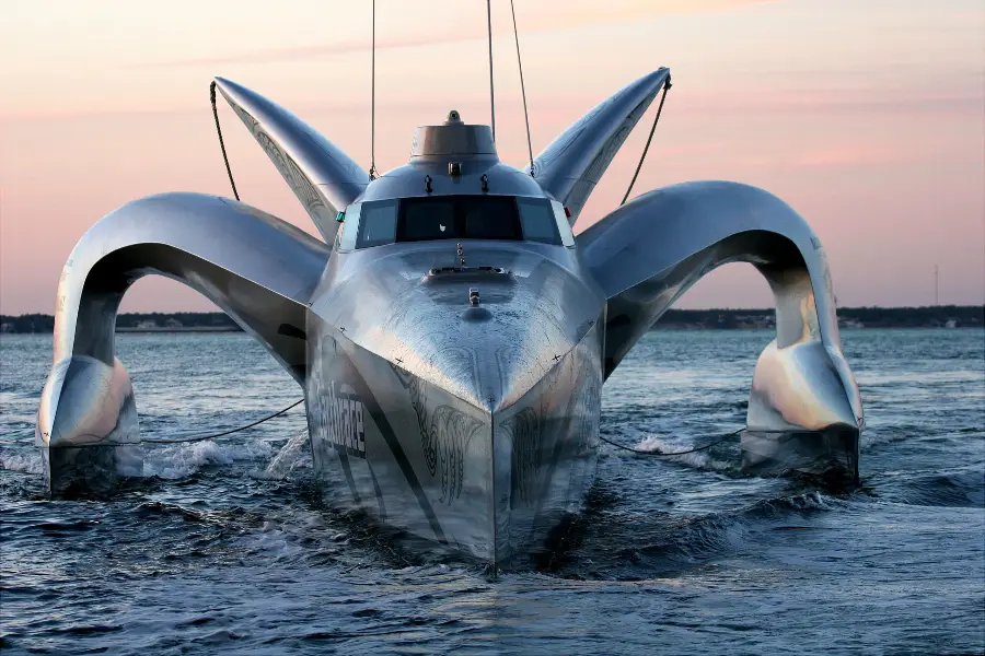 24m Earthrace Trimaran — LOMOcean design #0501