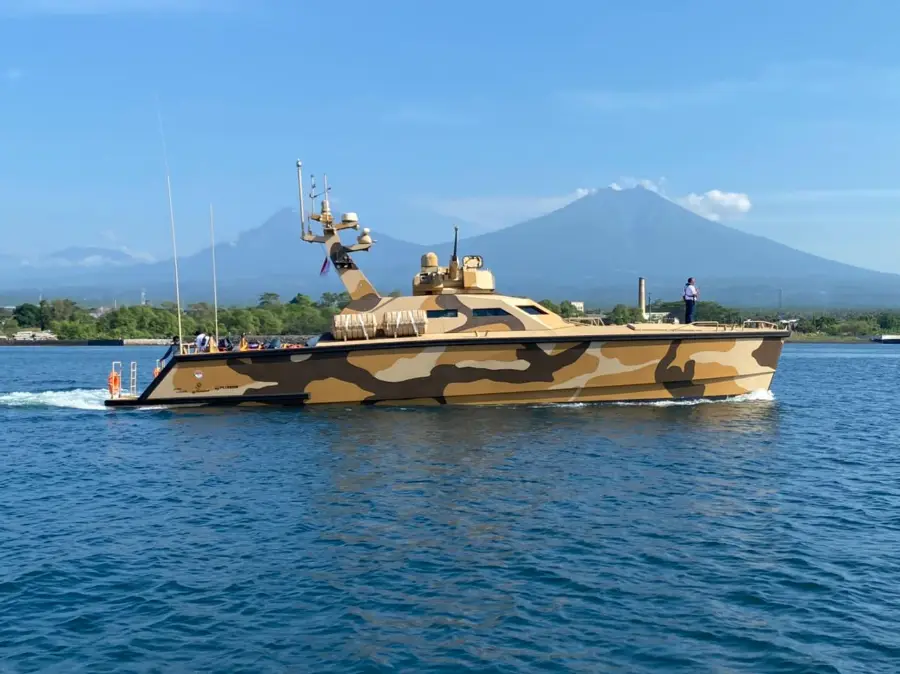 18m Foil Assisted Catamaran Troop Carrier (Tank Boat) — LOMOcean design #1923