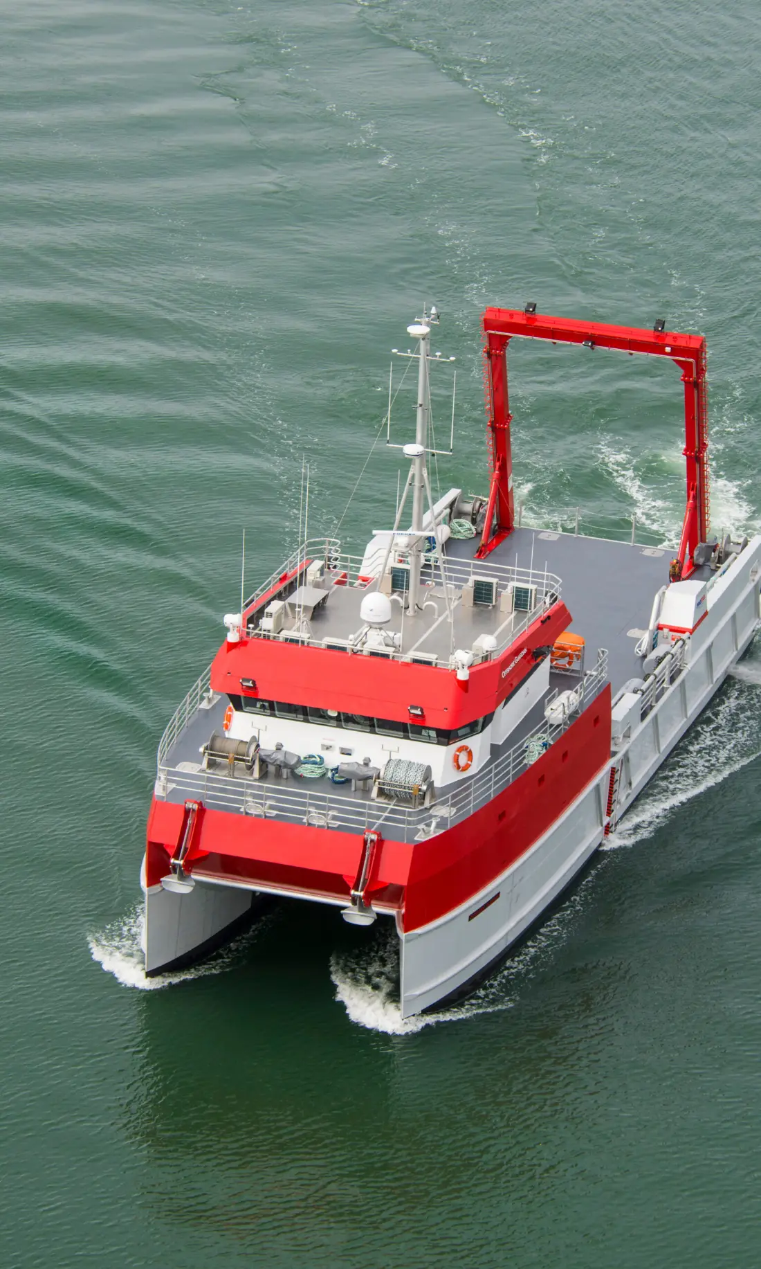Commercial vessel designed by LOMOcean
