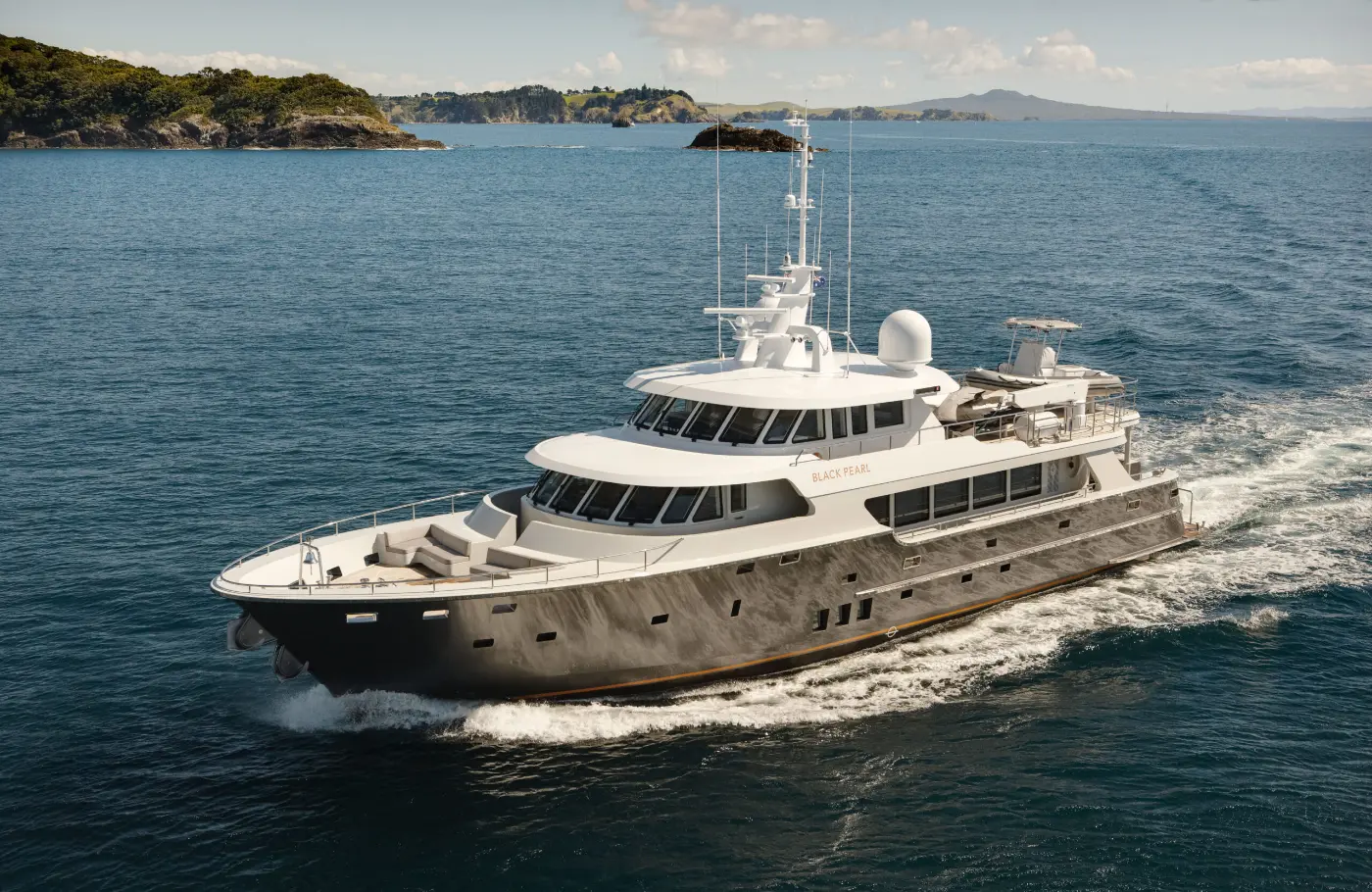 31.5m Passagemaker Motor Yacht Black Pearl