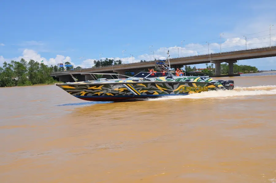 13.5m Fast Interceptor Craft — LOMOcean design #0721