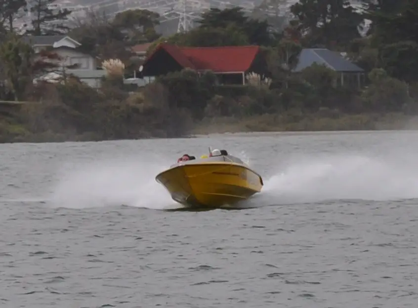 5.9m Race Ski Boat — LOMOcean design #0002