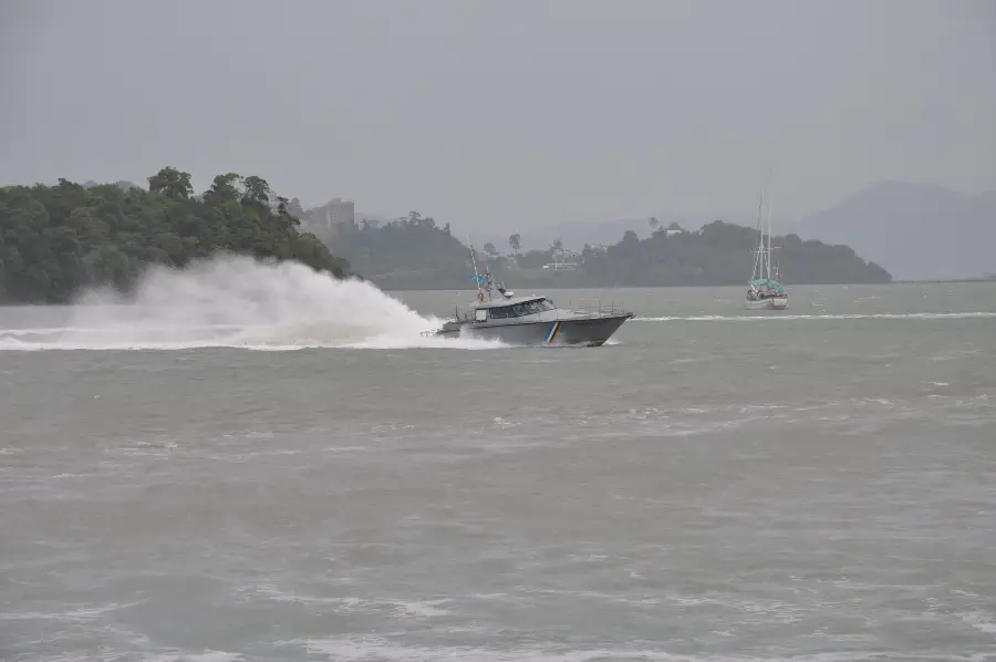 16m Fast Interceptor Malaysian Customs — LOMOcean design #0602