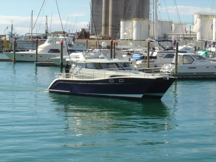 10.7m Power Catamaran Aquavette — LOMOcean design #0302