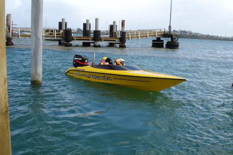 5.9m Race Ski Boat — LOMOcean design #0002