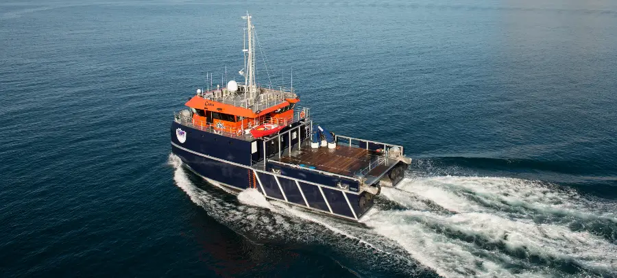 23.9m Catamaran MV Guru — LOMOcean design #1201