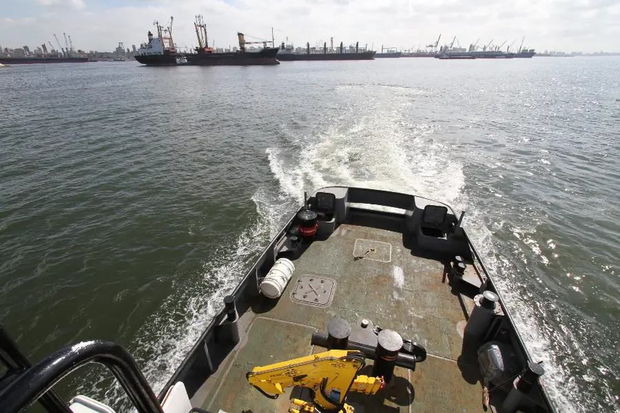 18m Micro Mega Tug Boat — LOMOcean design #1710