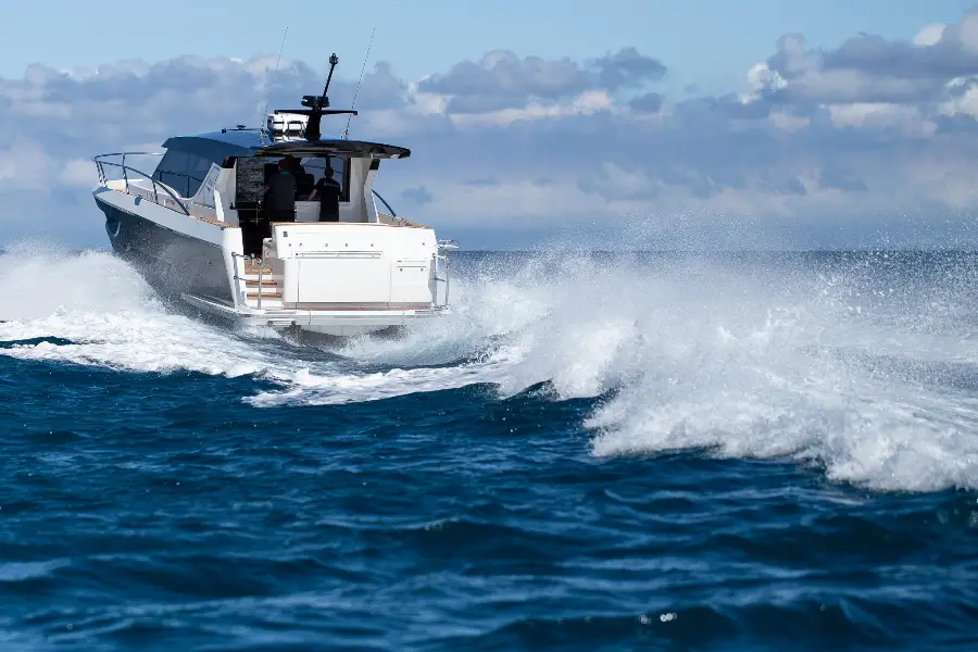 Legacy 13.7m — LOMOcean design #2013