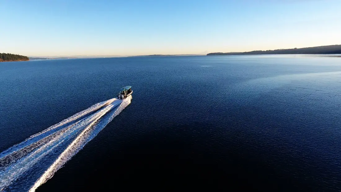 Keala, an 8m RIB dive charter boat, under way