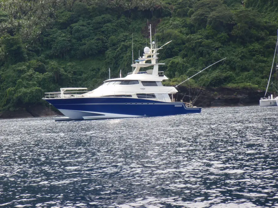 27m Wavepiercer Ultimate Lady — LOMOcean design #9601