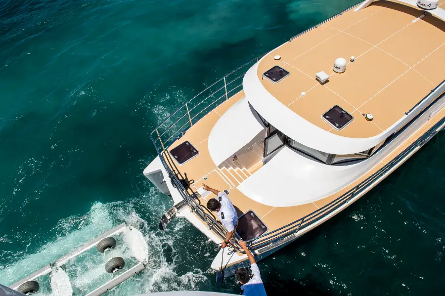 12m Catamaran Tender Biit — LOMOcean design #1513