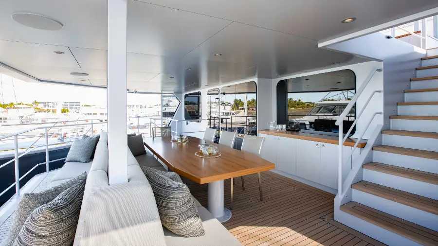 39m Explorer Catamaran The Beast — LOMOcean design #1610