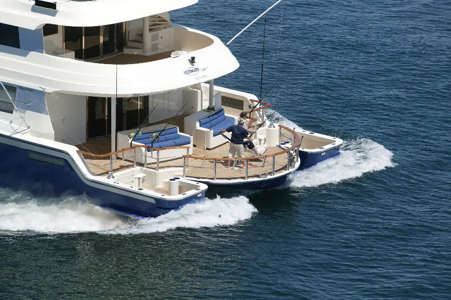 27m Wavepiercer Ultimate Lady — LOMOcean design #9601